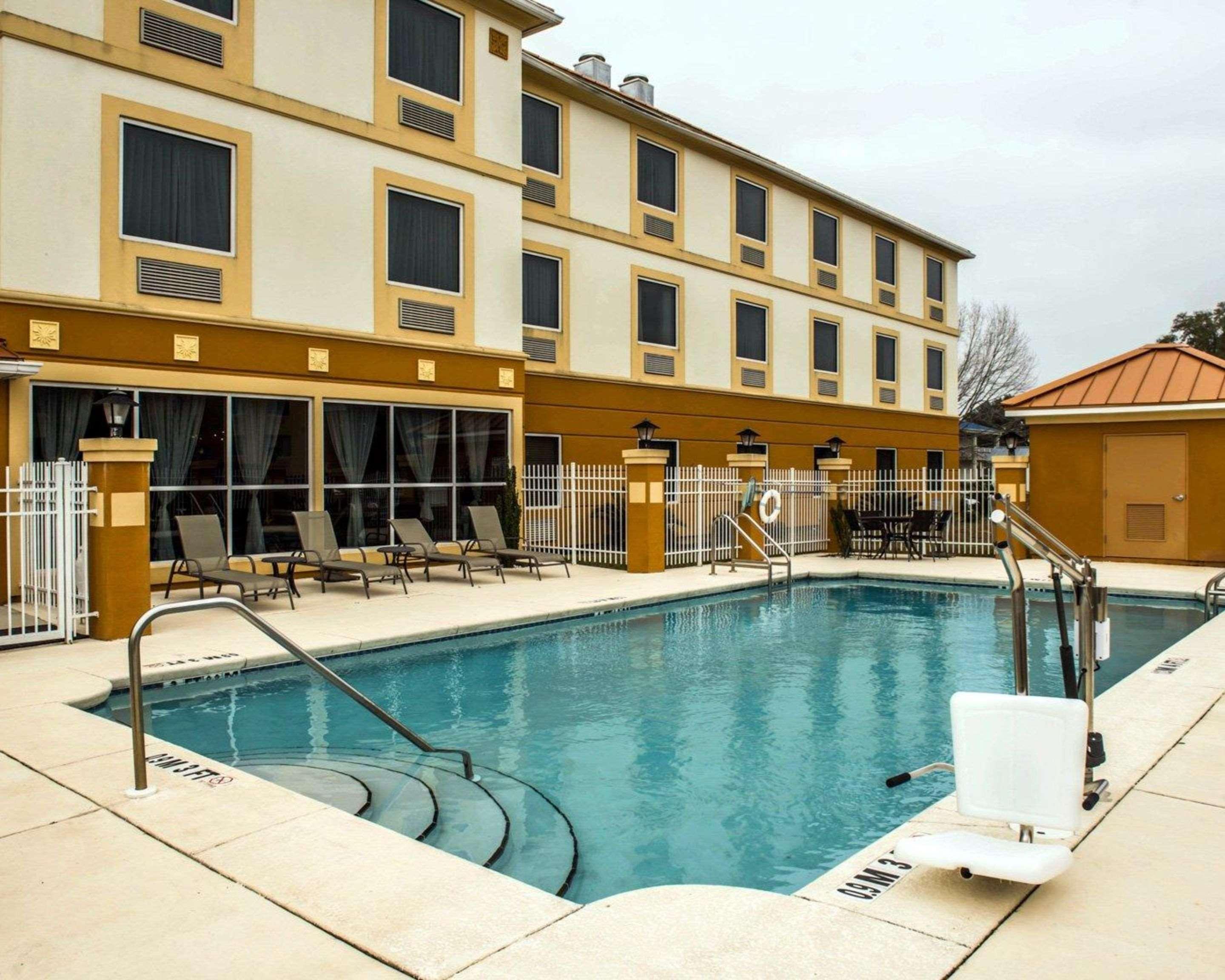 Comfort Inn & Suites Marianna I-10 Bagian luar foto