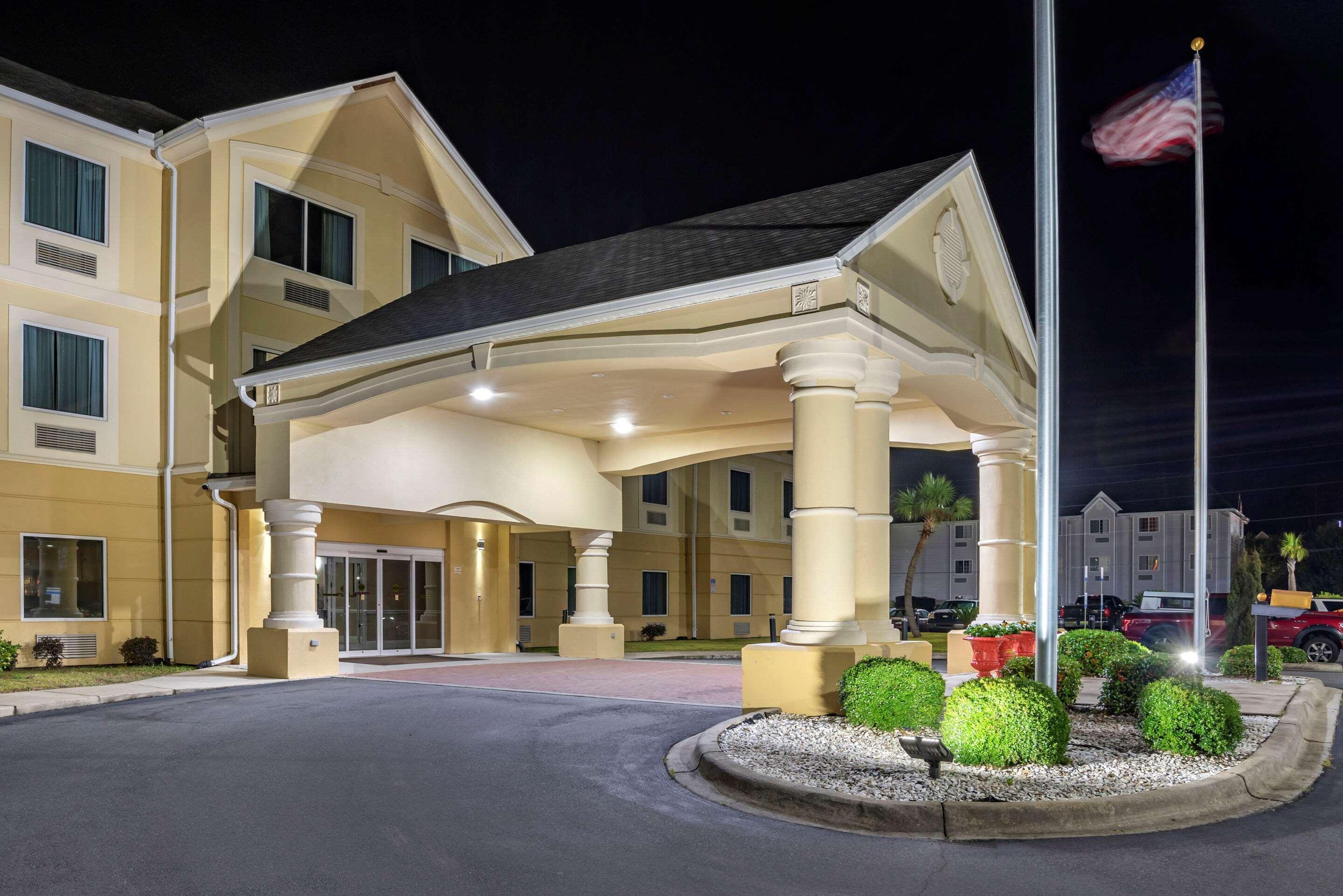 Comfort Inn & Suites Marianna I-10 Bagian luar foto